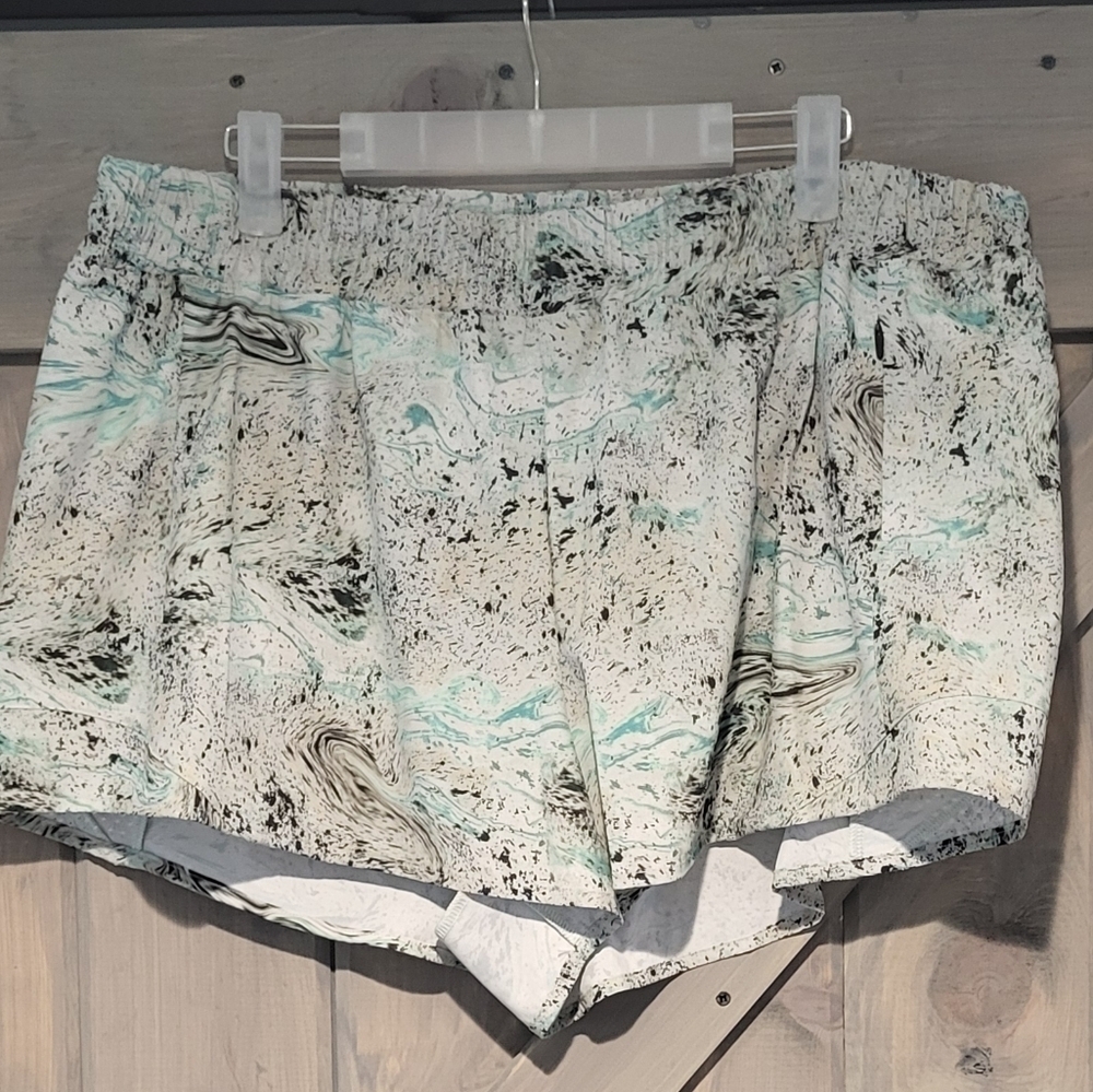 Calia Run Collection Mid Rise Infinity Shorts - Picture 5 of 7